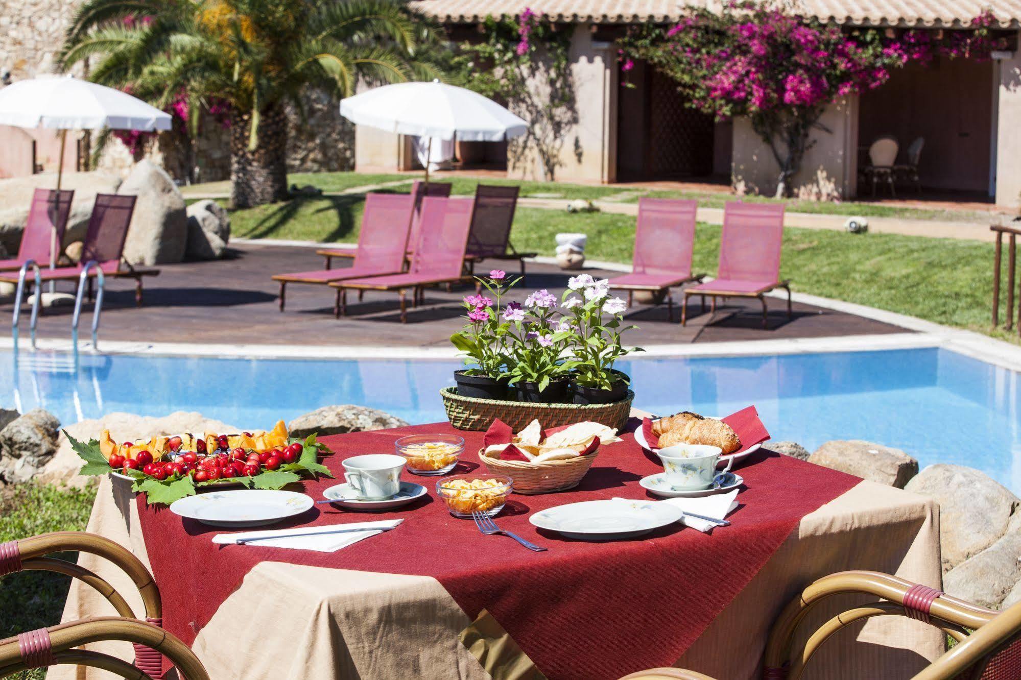 וילסימיוס S'Incantu Resort מראה חיצוני תמונה