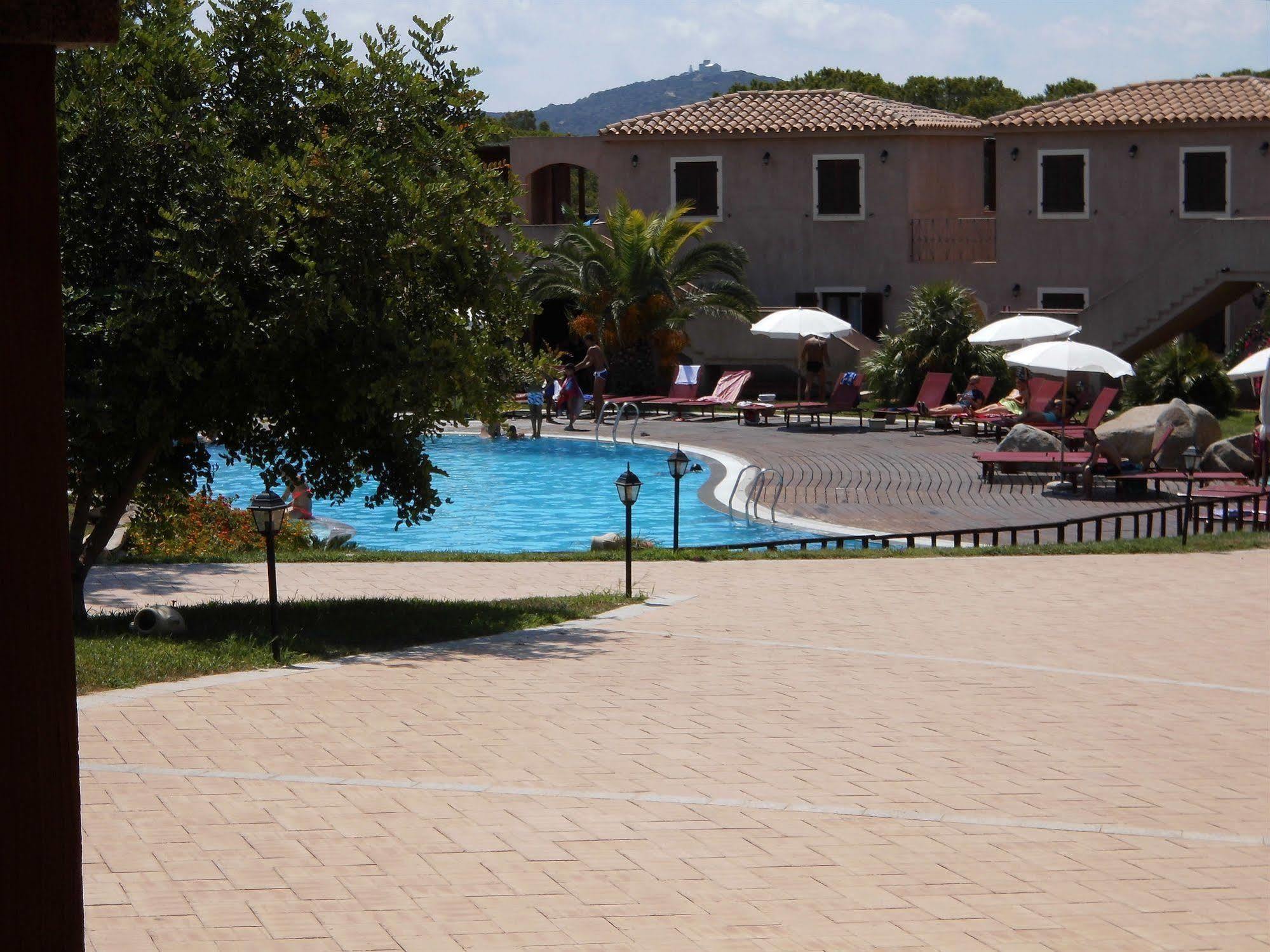 וילסימיוס S'Incantu Resort מראה חיצוני תמונה