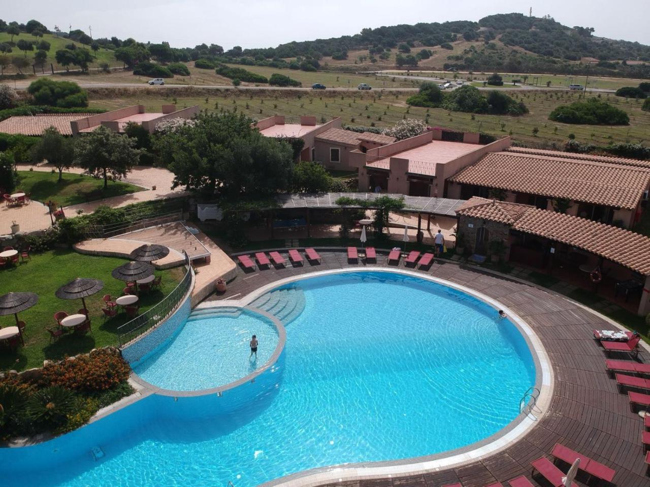 וילסימיוס S'Incantu Resort מראה חיצוני תמונה